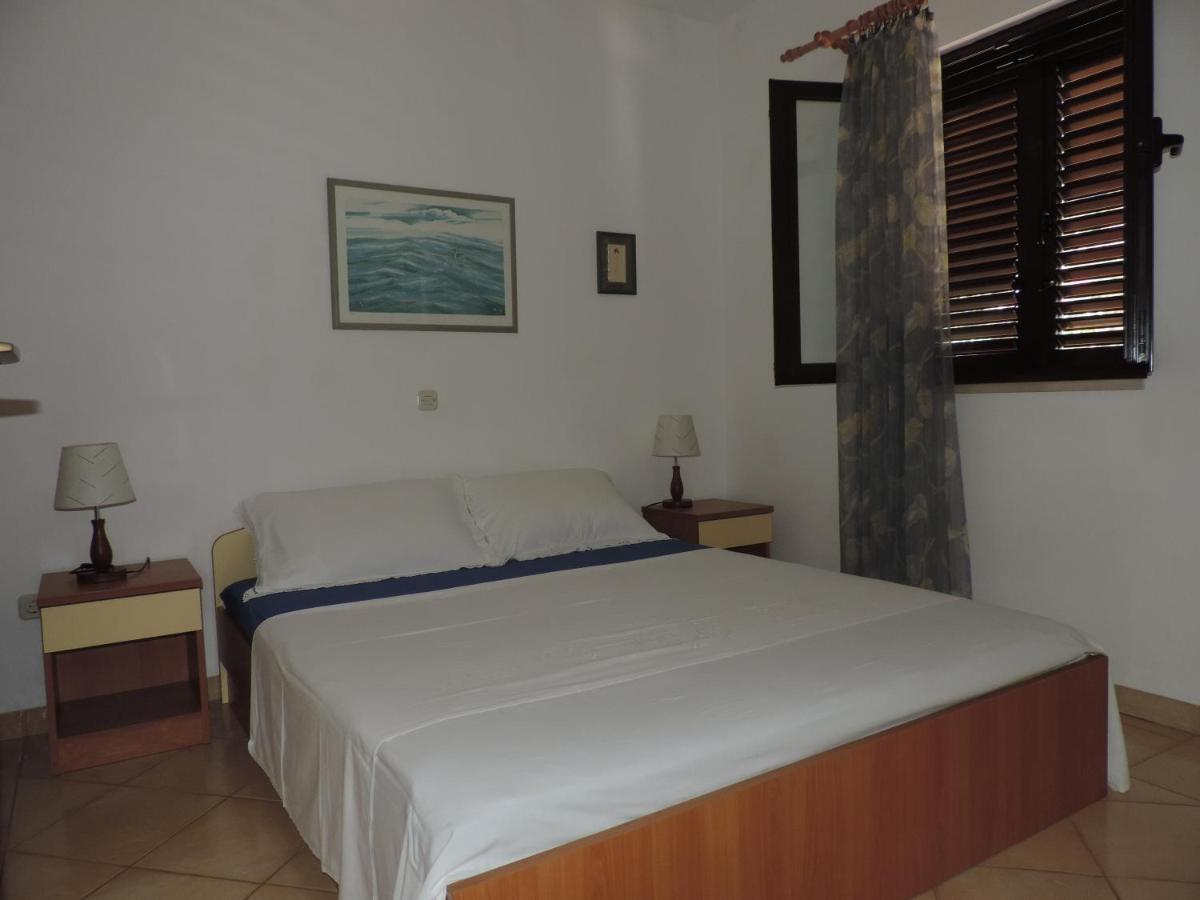 Apartmani Lavanda Pag Town Buitenkant foto