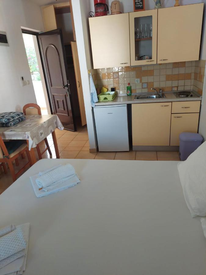 Apartmani Lavanda Pag Town Buitenkant foto