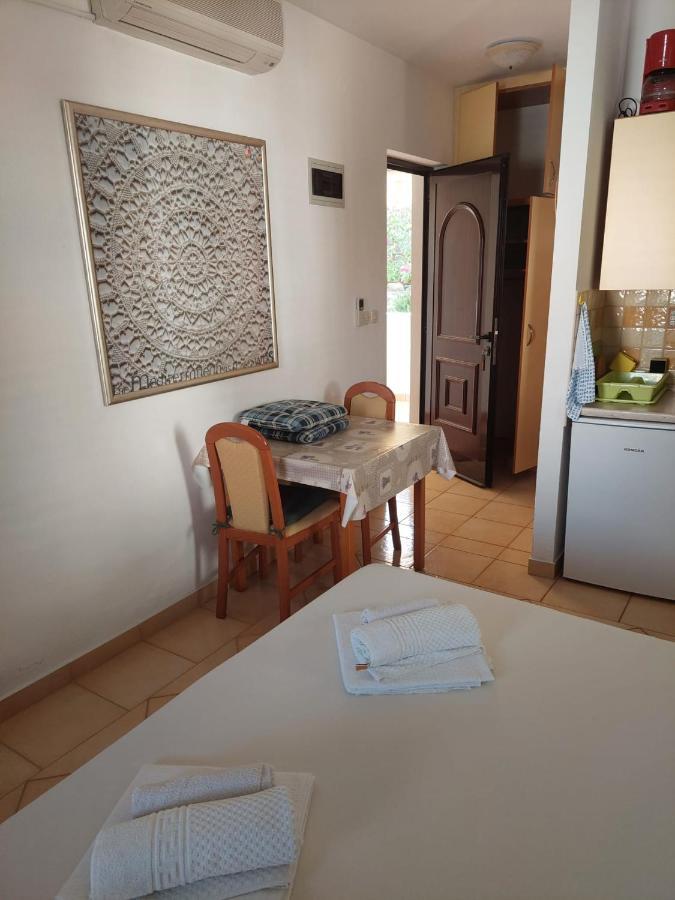 Apartmani Lavanda Pag Town Buitenkant foto